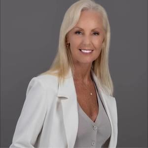 Meet your Posher, Corrine